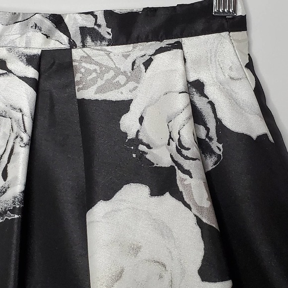 Sequin Hearts 2-PC Crop Top & Floral Skirt Size 1 - Picture 10 of 14